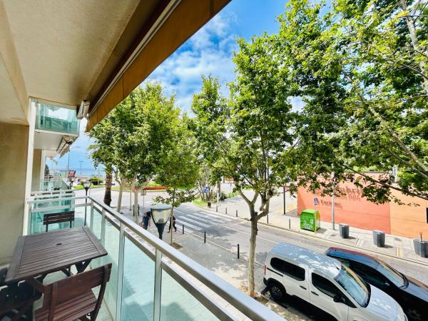 Na fotografii je vidět objekt Apartamento Vela 1 Cambrils Playa nacházející se ve městě Cambrils.