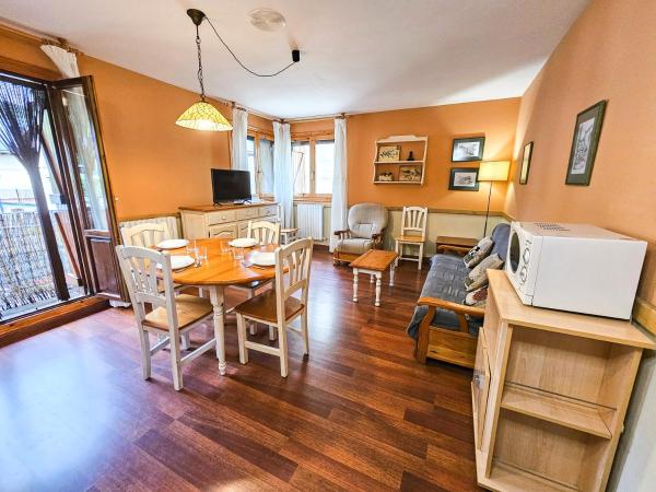 På billedet ses objektet Apartamentos Gavín Biescas 3000 beliggende i byen Gavín.