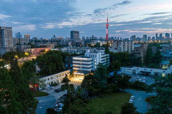 Atour Hotel Nanjing Drum Tower North Zhongshan Road - Nankín