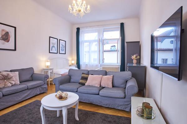 Na fotografii je vidět objekt Charles Bridge Premium Residence nacházející se ve městě Praha.