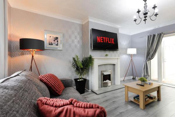 A la foto es mostra l'objecte Comfy stays, Rotherham for contractors & Families, spacious conservatory, free parking, wifi etc situat a la ciutat de Hellaby.