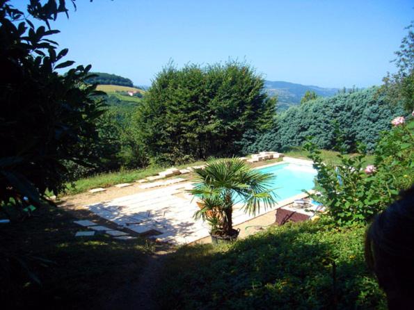 A la foto es mostra l'objecte Cadre paradisiaque situat a la ciutat de Bessenay.
