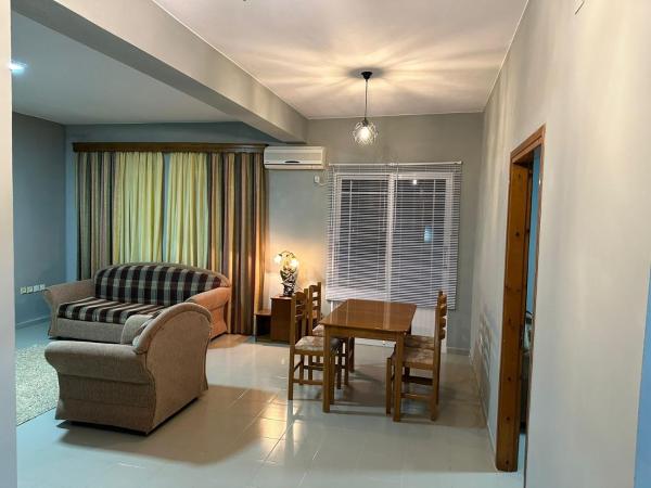 照片显示了位于Peshtan市的Liam rooms in Tepelena Center物件。