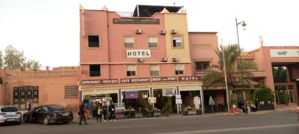 A la foto es mostra l'objecte Hotel Des voyageur situat a la ciutat de Tabount.