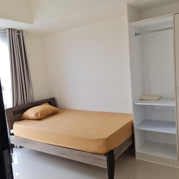 Na fotografii je vidět objekt Citra Plaza Nagoya Apartemen nacházející se ve městě Jodoh.