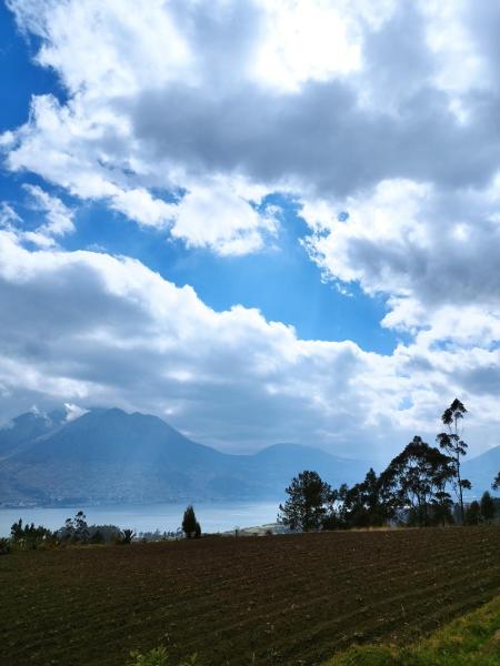 Yaktari Cabaña del Florecimiento Lago San Pablo