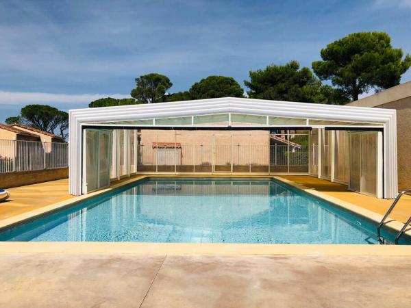 A la foto es mostra l'objecte Gîte confortable avec terrasse, piscine situat a la ciutat de Calvisson.