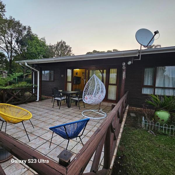 A la foto es mostra l'objecte Yello guest house chalets situat a la ciutat de Graskop.