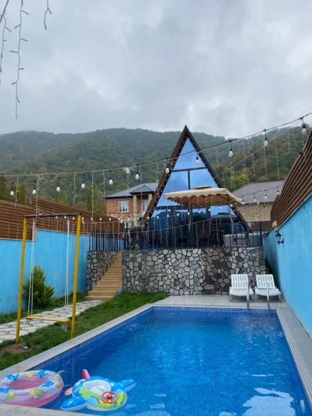 A la foto es mostra l'objecte Prime House Gabala situat a la ciutat de Vǝndam.