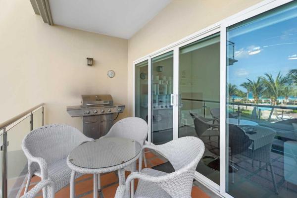 Billede 4: Beachfront - Ambiente Elegante 2BR condo - BC256