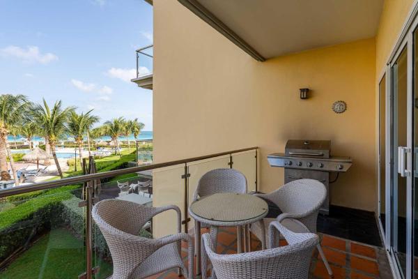Billede 2: Beachfront - Ambiente Elegante 2BR condo - BC256