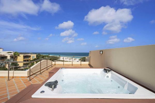 Kuva 3: Beachfront - Royal Penthouse 3BR condo - BC352