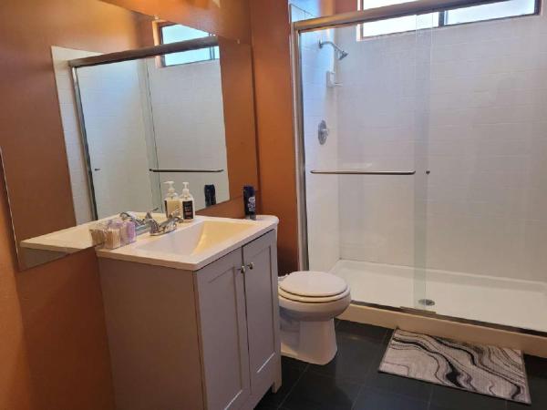 Foto 6: 3BR & Loft near Palmdale Hospital