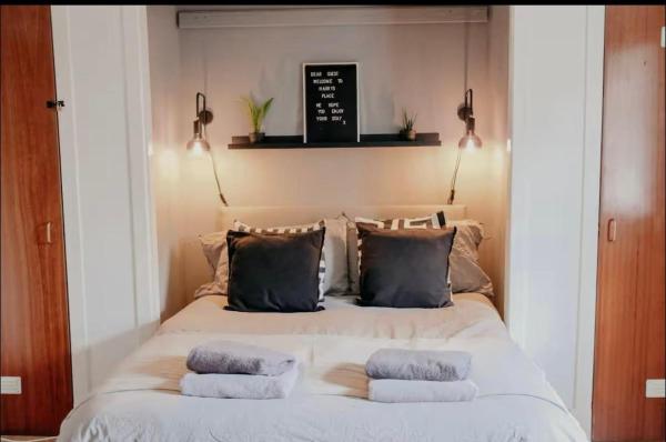 Glasgow - 1 Bedroom Apartment, Glasgow