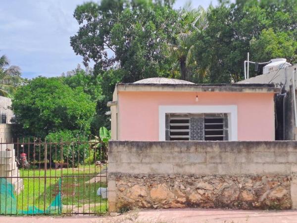 A la foto es mostra l'objecte La Casa de More situat a la ciutat de Espita.