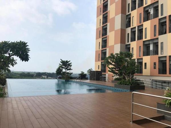 Auf dem Foto ist das Objekt Homey Studio Apartment at Harapan Indah - Fully Furnished Premium Quality - Strategic Location in der Stadt Penggarutan zu sehen.