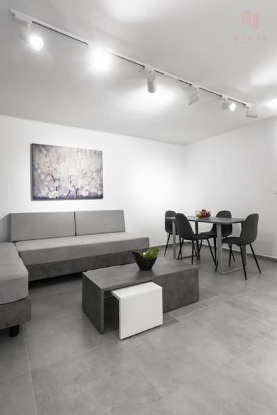 Zdjęcie 1: Consul, Nilie Hospitality MGMT