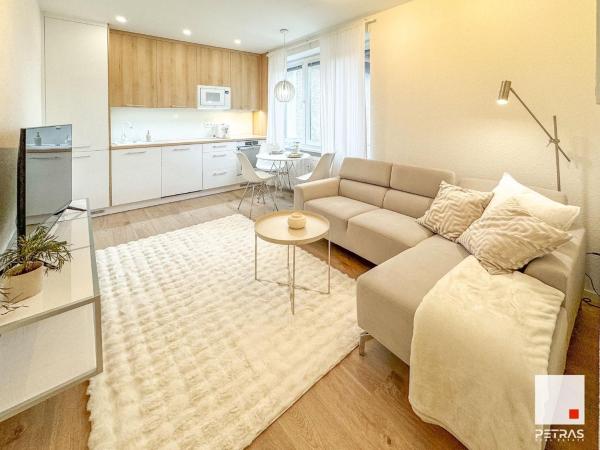 A la foto es mostra l'objecte Bright & Cozy Apartment situat a la ciutat de Prievidza.