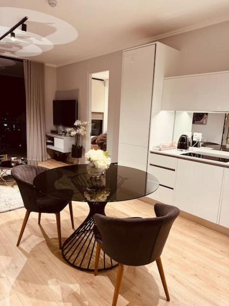 Op de foto is het object Homely - 1 bedroom rental unit at Ellipse te zien, gelegen in de stad Midrand.