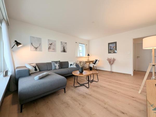 A la foto es mostra l'objecte Sonniges Apartment mit 3 Schlafzimmern & Balkon mit Bergblick situat a la ciutat de Davos.