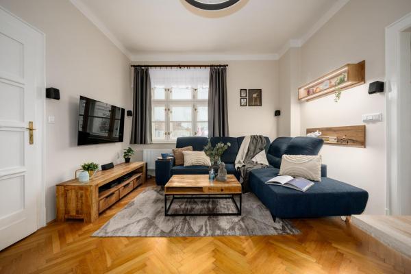 Prague Days - Family 2BDR Apt - AC - Darts - Netflix - Hip District, Praga
