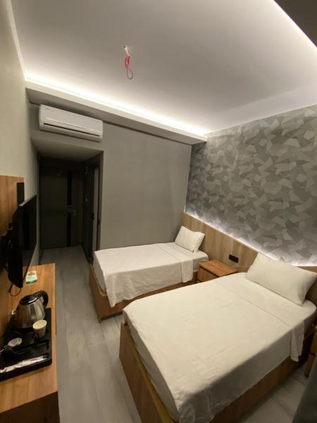 Op de foto is het object Otel OrtaDoğu te zien, gelegen in de stad Bozova.