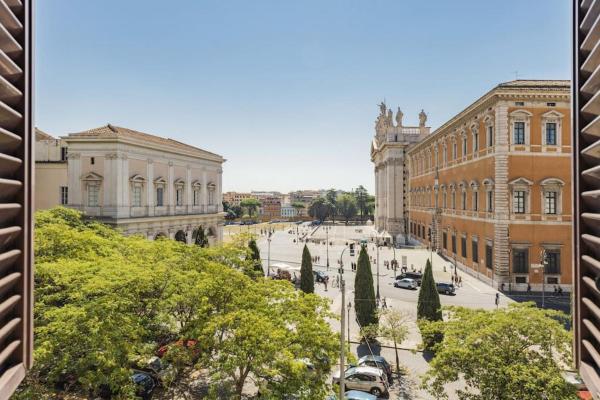 Στη φωτογραφία φαίνεται το αντικείμενο Appartamento panoramico vicino al Colosseo που βρίσκεται στην πόλη Ρώμη.