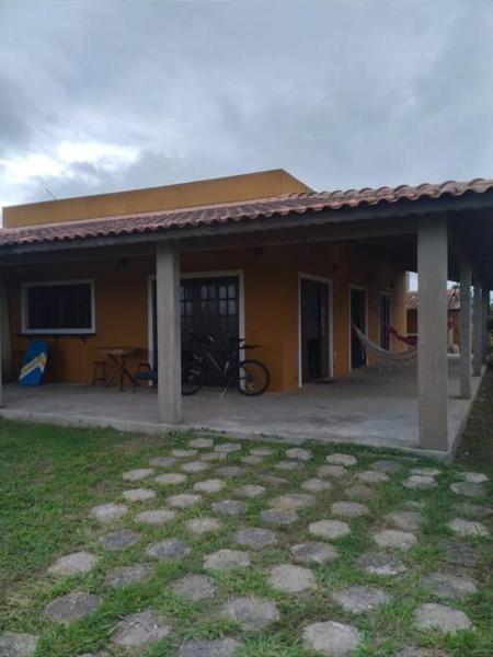 På billedet ses objektet Casa frente da praia do Marlin, Araçá, Ilha Comprida beliggende i byen Ilha Comprida.