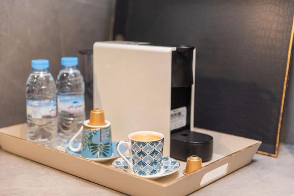Billede 8: So Chic & Lumineux Appartement Avec Terrasse Ensoleillée Au Coeur De Maarif Quartier Palmier Avec Parking Prés de Tramway Et Restaurants Luigi Casablanca