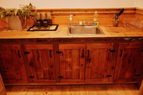 Fotografie 6: Rustic Basic Cabin at Beaverfoot