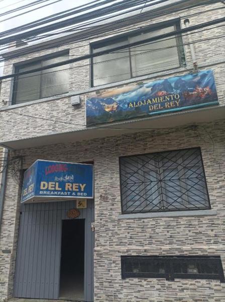 A la foto es mostra l'objecte Family House del Rey situat a la ciutat de Punta Arenas.