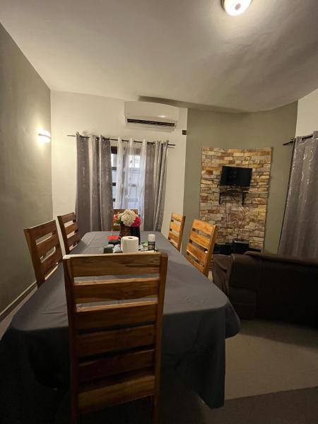 Na zdjęciu widoczny jest obiekt Cin Immobilier położony w mieście Lomé.