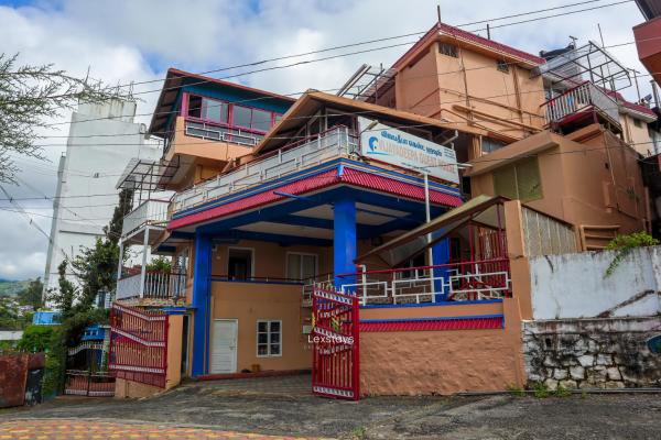 La photo montre l'objet Vijaya Deepa Guest House by LexStays situé dans la ville de Coonoor.