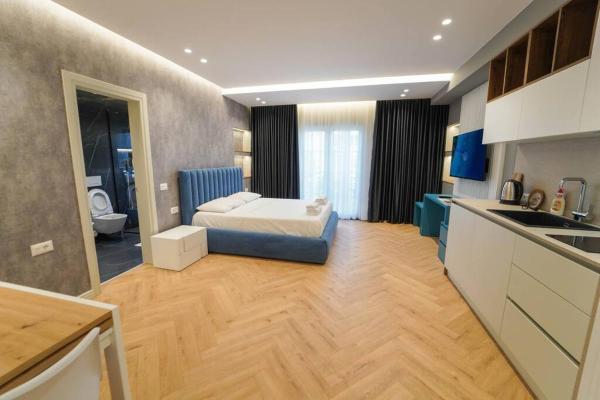 2 Steps from city center apt 3 4, Tirana