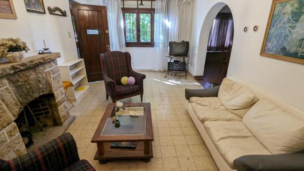 Op de foto is het object Casa tipo chalet en Miramar te zien, gelegen in de stad Miramar.