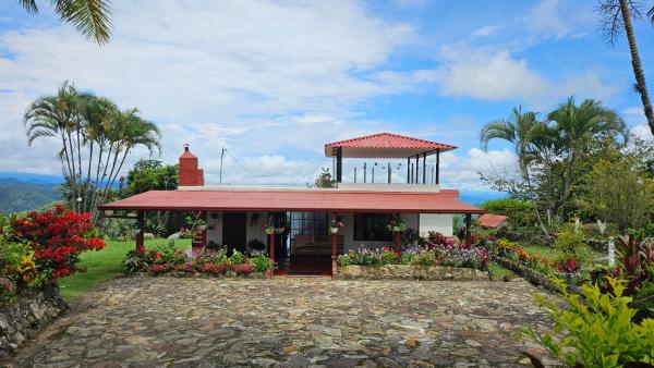 Nella foto è visibile l'oggetto Refugio Natural Lejanías situato nella città di Anolaima.