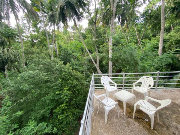 The photo shows the Maliga Apartment located in the city of Kandy.