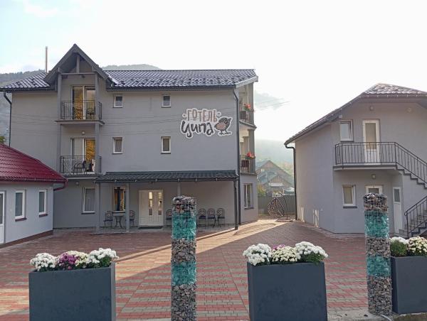 A la foto es mostra l'objecte Готель Ципа situat a la ciutat de Kvasy.