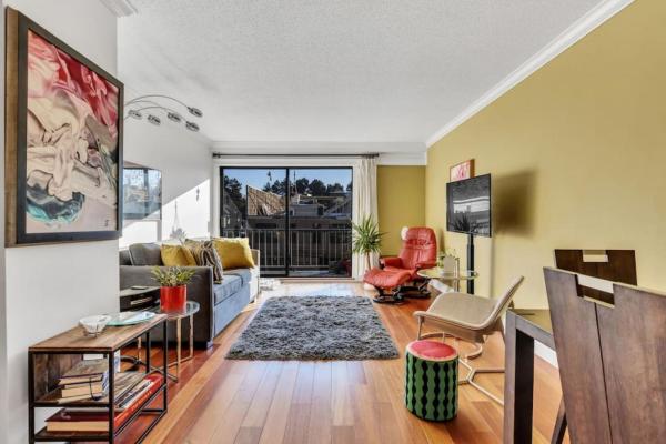 A la foto es mostra l'objecte Adorable 1-Bedroom Apartment on Kitsilano Beach situat a la ciutat de Vancouver.