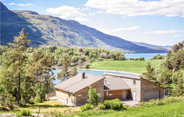 Na foto é possível ver o objeto Amazing Home In Etne With Wifi localizado na cidade de Etnesjøen.