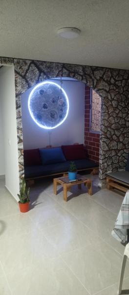 A la foto es mostra l'objecte Diana Luna situat a la ciutat de Ibagué.