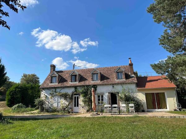 A la foto es mostra l'objecte Villa campagne - Hammam & Piscine à 1h30 de Paris situat a la ciutat de Chuelles.