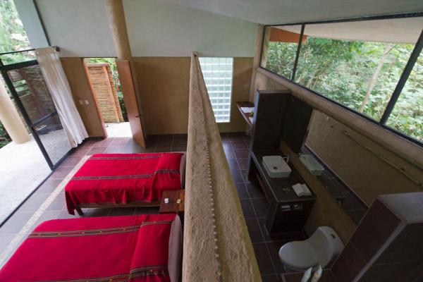Na zdjęciu widoczny jest obiekt Canto de la Selva Jungle Lodge Selva Lacandona Chiapas położony w mieście Tlatizapán.