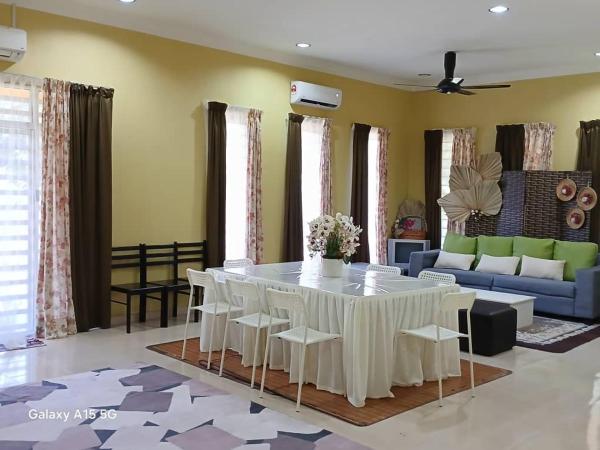 Wardah Homestay Machang - Machang