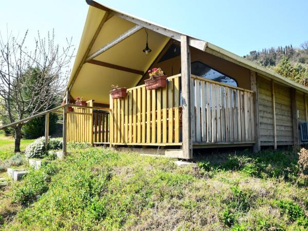 På billedet ses objektet Glamping in Italy near Adriatic Beaches beliggende i byen Altidona.