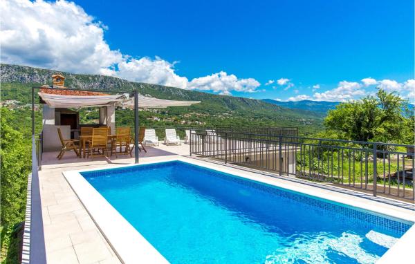 Στη φωτογραφία φαίνεται το αντικείμενο Lovely Home In Bribir With Wifi που βρίσκεται στην πόλη Bribir.