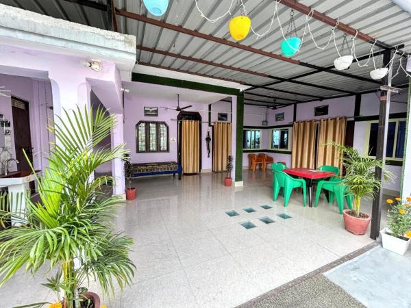 På billedet ses objektet Krishna Kunj Homestay Rishikesh beliggende i byen Rishikesh.