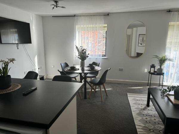 La photo montre l'objet The Clifton- Spacious Wolverhampton Apartment, perfect for contractors, close to City Centre and Molinuex Stadium situé dans la ville de Wolverhampton.