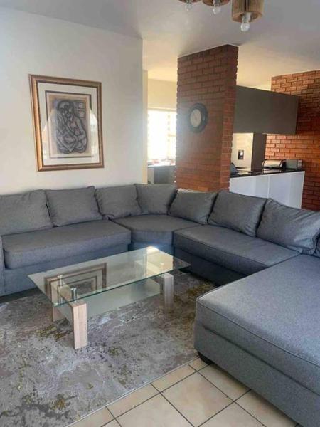 Op de foto is het object 177 San Ridge Village te zien, gelegen in de stad Midrand.