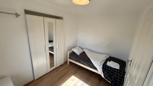 A la foto es mostra l'objecte Helfant Luxembourg Standard Single Room 1 situat a la ciutat de Helfant.